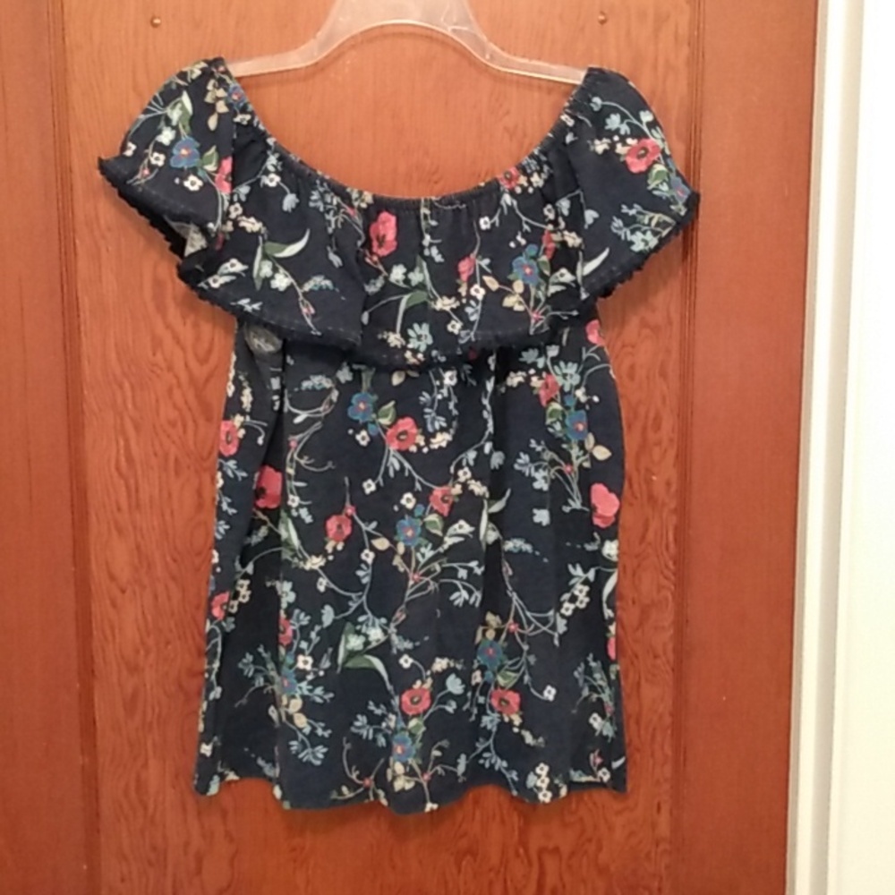 St. Johns Bay Floral Ruffled Sleeve Top Size Medium